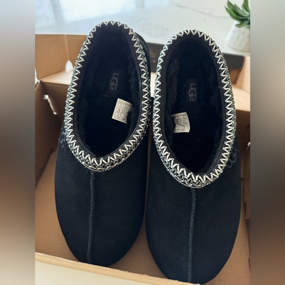 UGG Tasman New in Box Men’s 11 black (never worn) - Picture 15 of 16